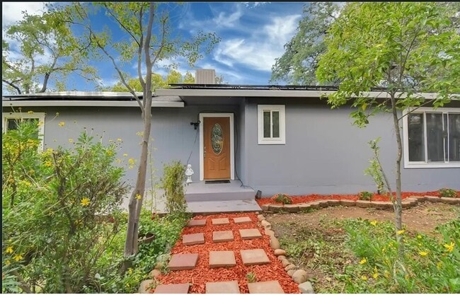 Primary Photo - 52 Arbol Ave