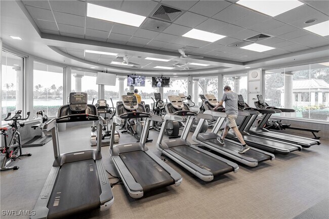 Building Photo - 4949 Kingston Way