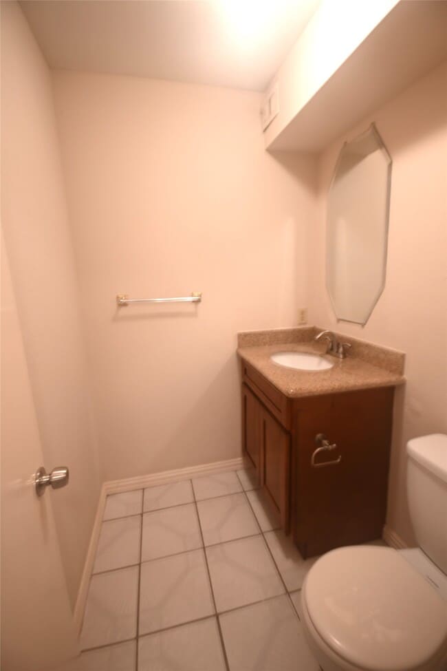 Building Photo - 8340 La Roche Ln