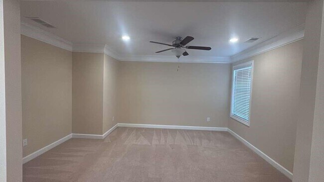 Building Photo - 4430 Sanderling St