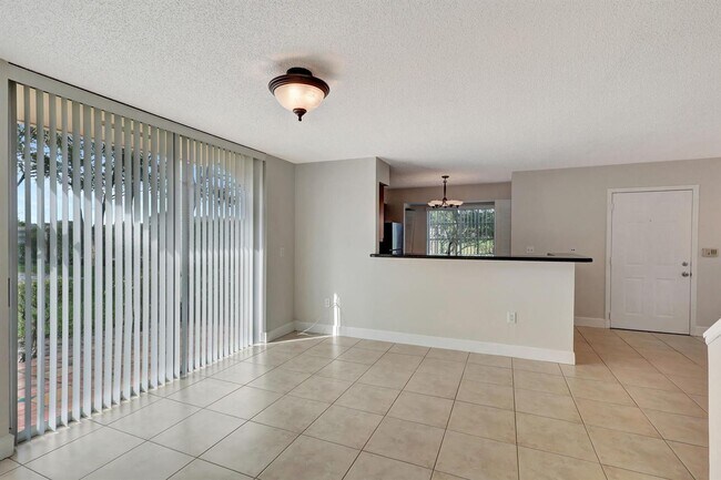 Building Photo - Spacious 3BR/2.5BA in Gated Milano Community