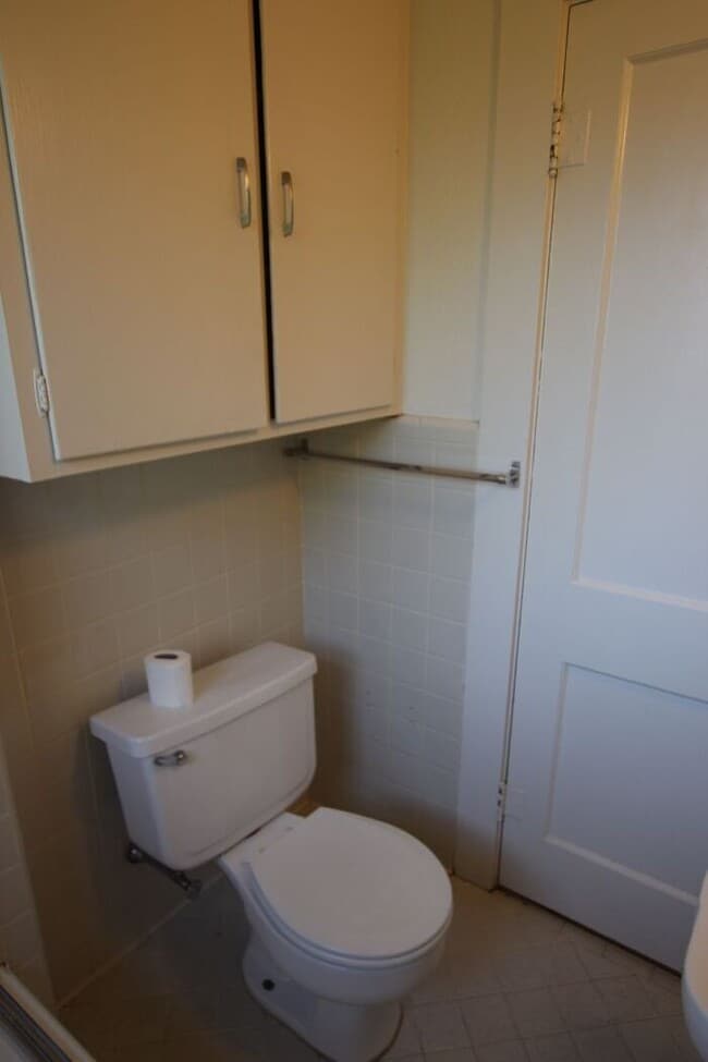 Building Photo - Available Now! Adorable 1 bedroom 1 bath a...
