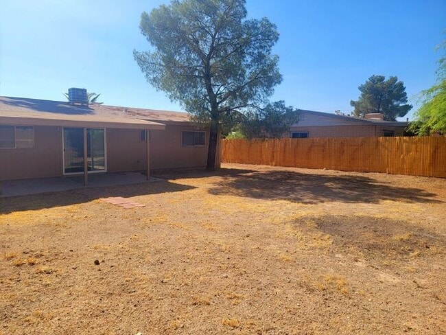 Building Photo - 3702 S Avenida De Las Palmas