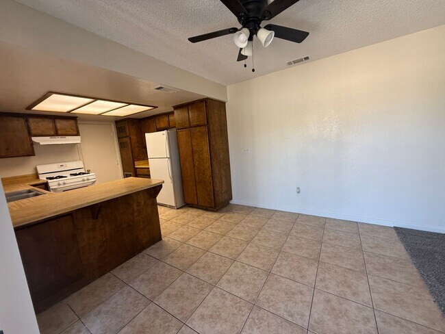 Building Photo - 20318 Thunderbird Rd