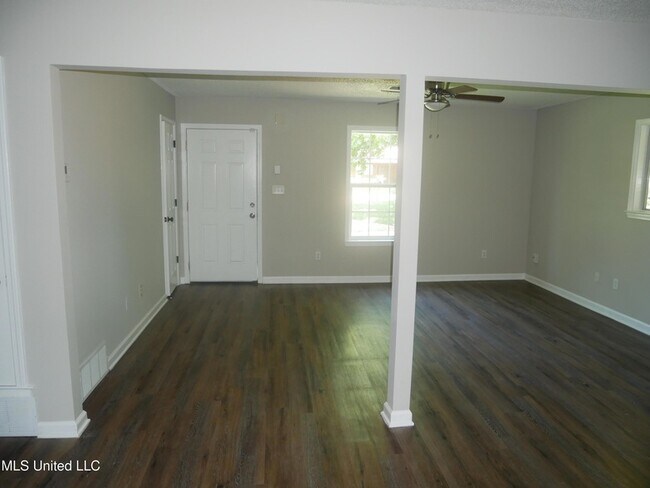Building Photo - 2765 Normandy Cove
