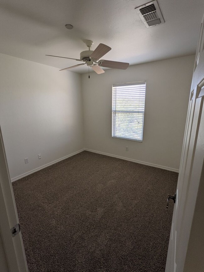 Building Photo - 4 Bedroom and 2.5 Bath Rental