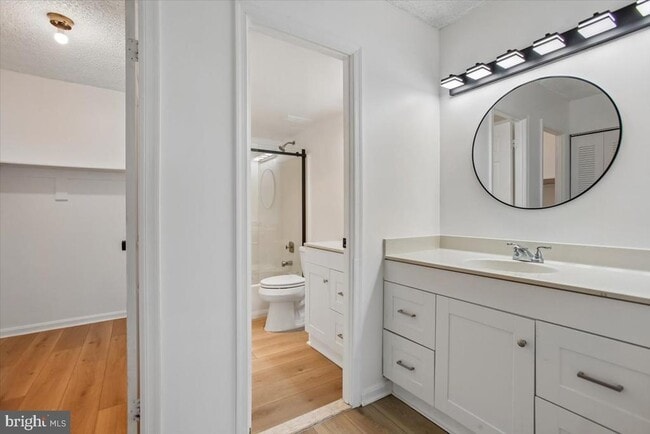 Building Photo - 3800 Powell Ln