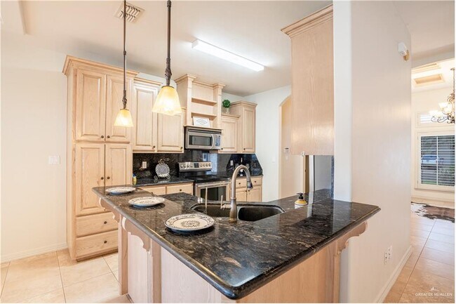 Building Photo - 28 Santa Monica St