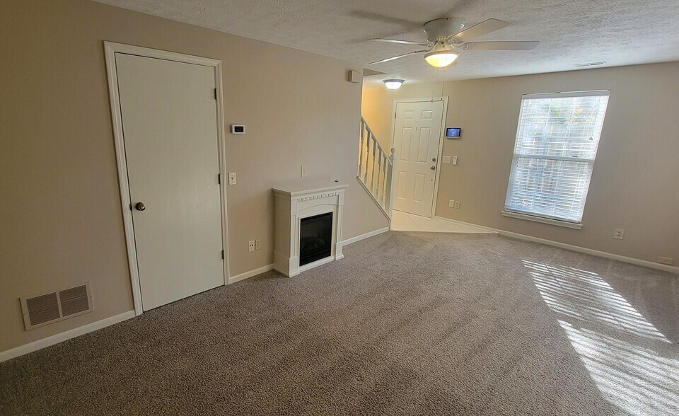 Building Photo - 382 Waterside Avenue