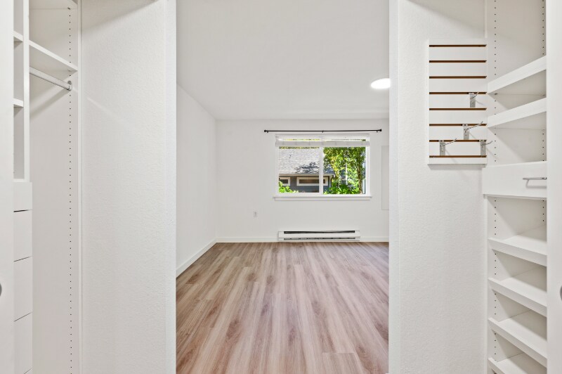 Building Photo - 12607 SE 41st Pl