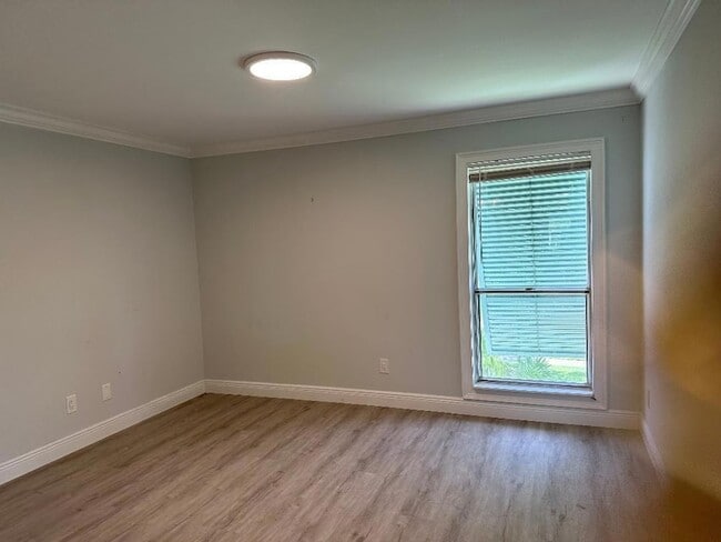 Building Photo - 290 Cypress Point Dr