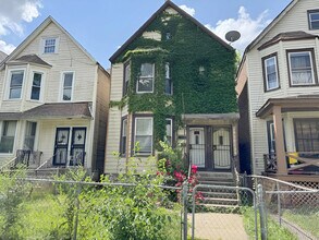 Building Photo - 663 W 117th Pl