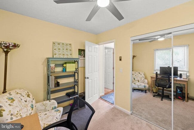Building Photo - 1249 Lakeview Dr