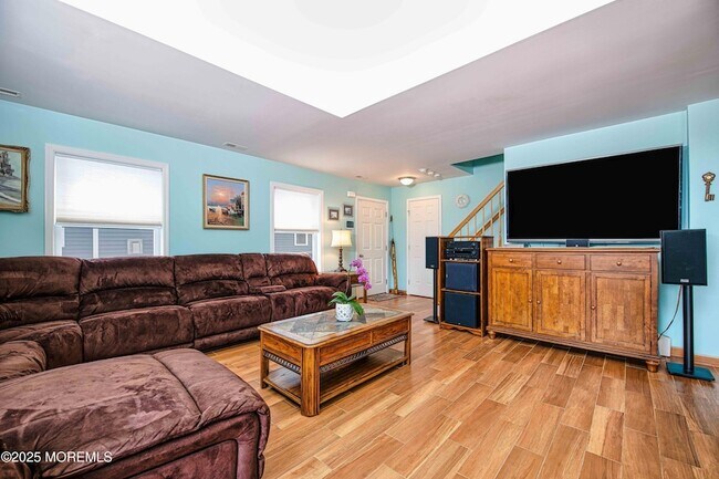 Building Photo - 45 Sylvia Ln