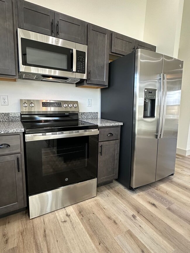 Building Photo - NEW CONSTRUCTION 5 Bed 3 Bath w/ Walk Out Basement Waynesville School District