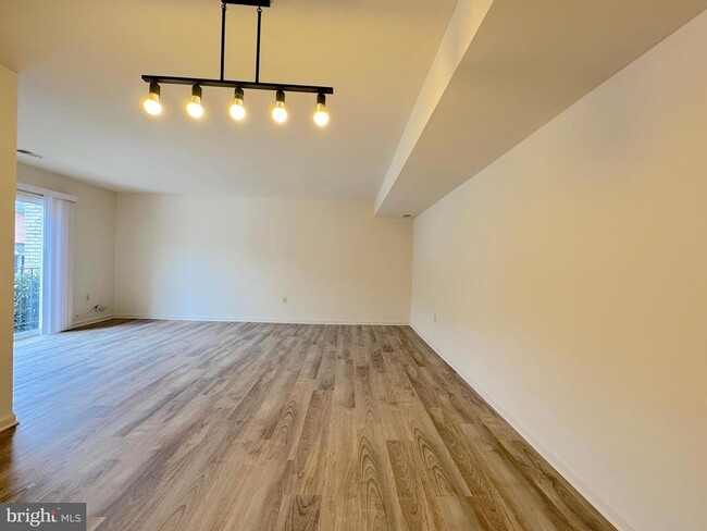 Building Photo - 4513 Logsdon Dr