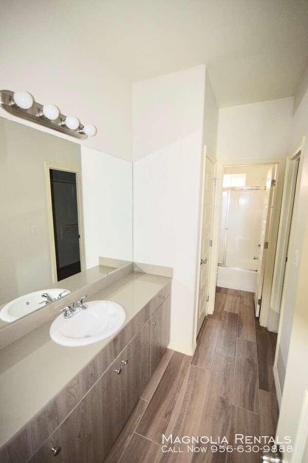 Building Photo - Sprague Landing Apartments