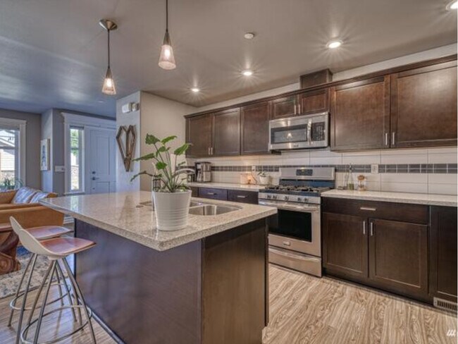 Building Photo - 6554 Hunt Highlands Loop