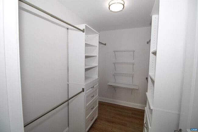 Building Photo - 147 Langley Dr