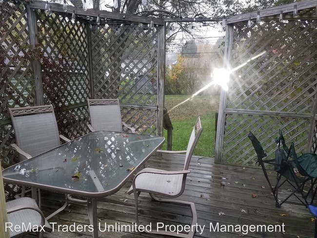 Building Photo - 309 E Frances Ave