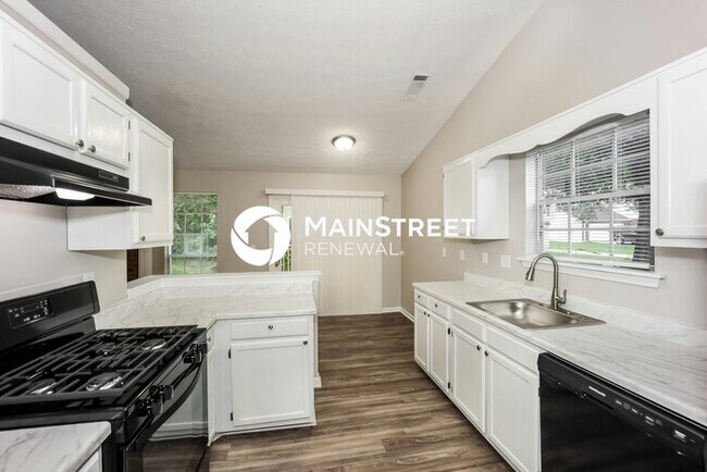 Building Photo - 3 Bedroom Pet-Friendly Home in Atlanta, GA with Main Street Renewal