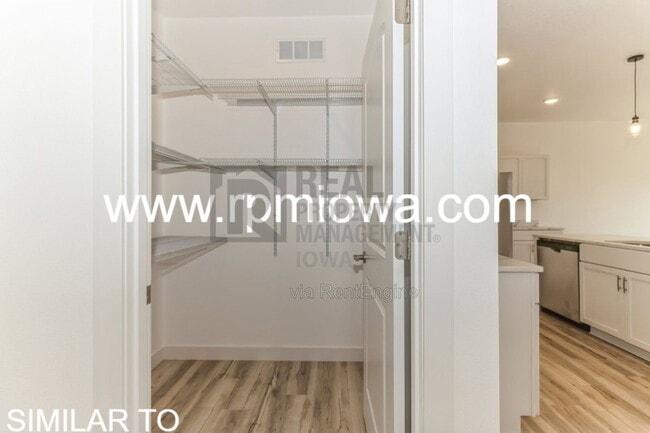 Building Photo - 8914 Hickory Dr