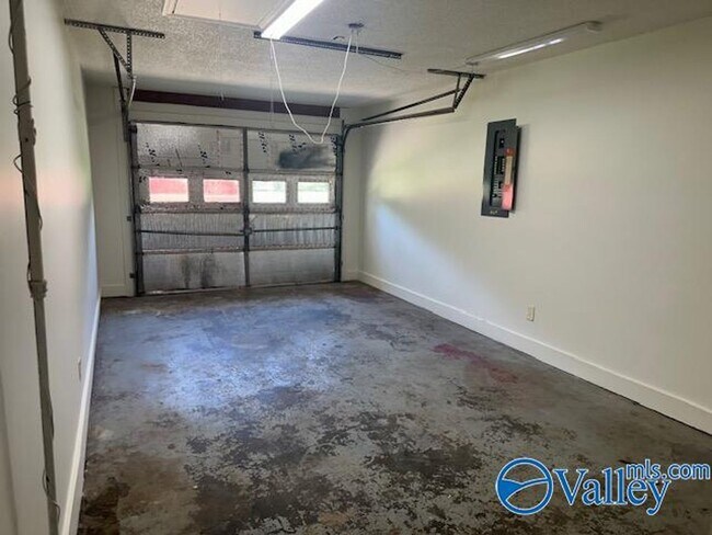 Building Photo - 73 Lavaughn Dr