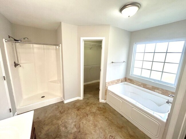 Building Photo - 1523 Jordan Rd