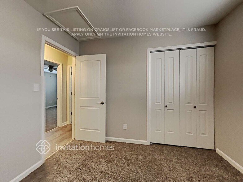 Building Photo - 12853 Cherry Way