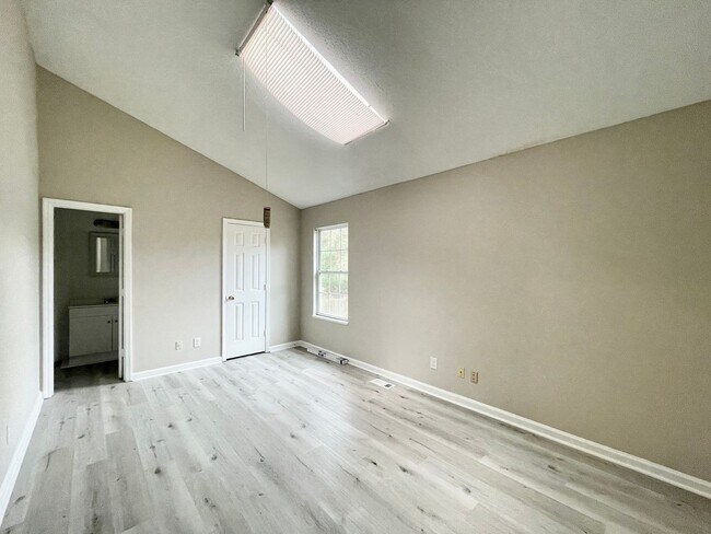 Building Photo - 119 Villa Ct