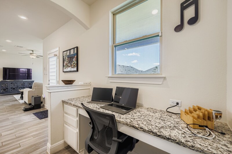 Building Photo - 497 Purple Heart Dr