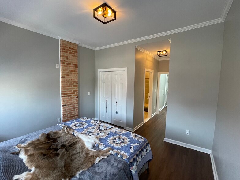 Master - 124 S Highland Ave