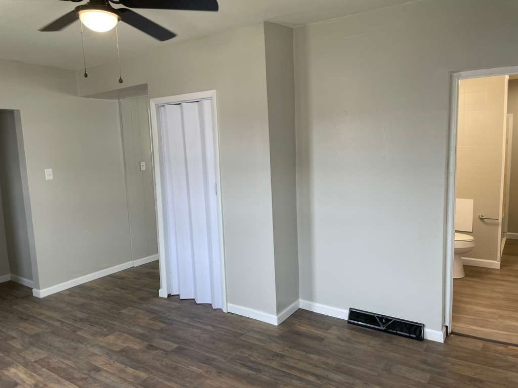 Building Photo - 315 10th St