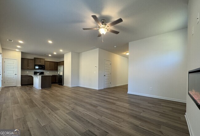 Building Photo - 190 Fair Oak Ln