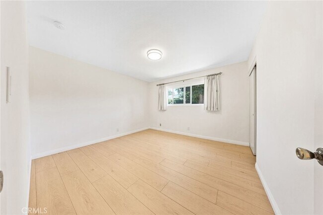 Building Photo - 612 N Maryport Ave