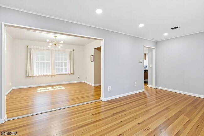 Building Photo - 518 Orchard Pl