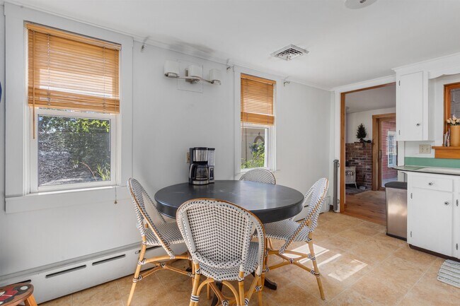 Building Photo - 468 Union Ave