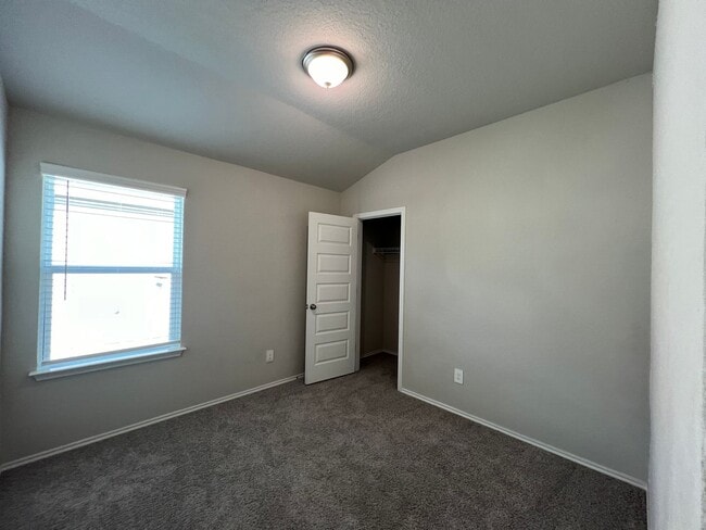 Building Photo - Wonderul 4/2 Single Story in White Wing, NBTX