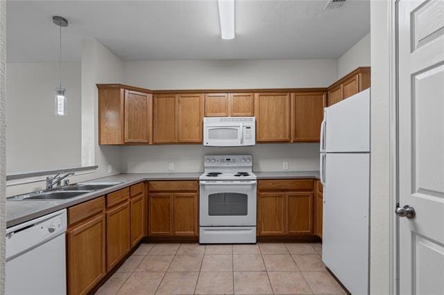 Building Photo - 2301 Stoneleigh Pl