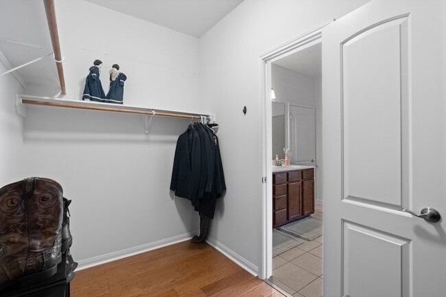 Building Photo - 2022 Borthwick Ln