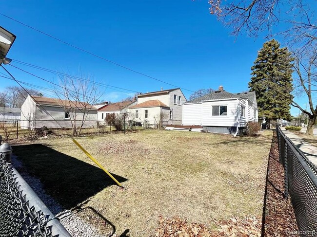 Building Photo - 3303 Chester Rd