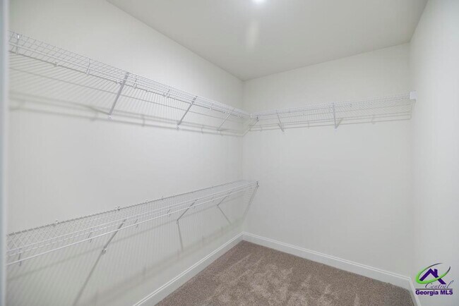 Building Photo - 305 Willowbrook Ln