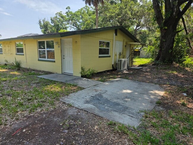 Primary Photo - 5904 Kingsview Ln