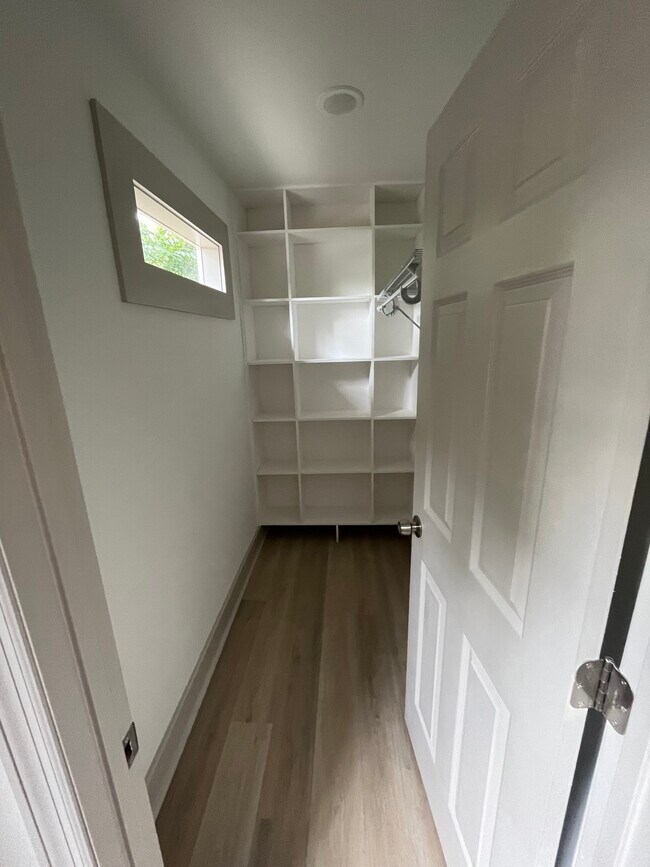 Master Closet - 1714 Le Grand St