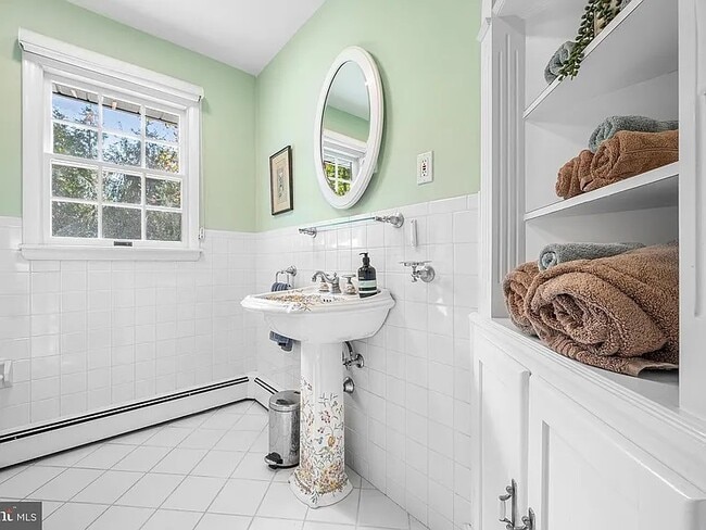 Building Photo - 13 Lopatcong Dr