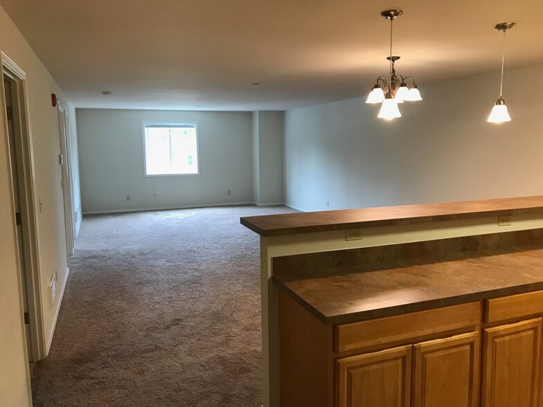 Building Photo - 4220 S 164th St