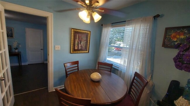 Building Photo - 110 N Crest Ave