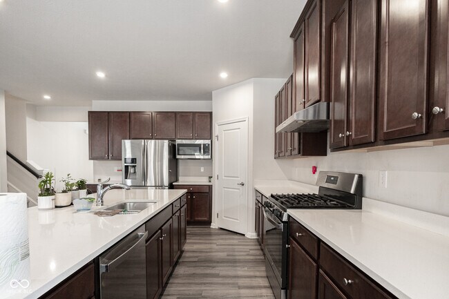 Building Photo - 453 Gathering Ln