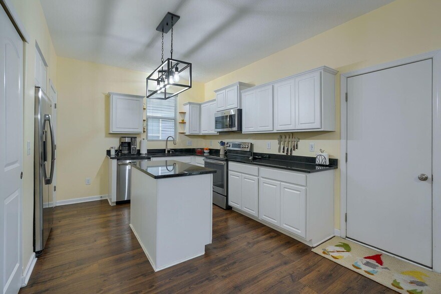 Building Photo - 5685 Alliance Way