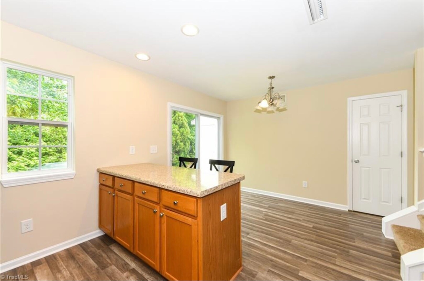 Building Photo - 636 Grasswren Way